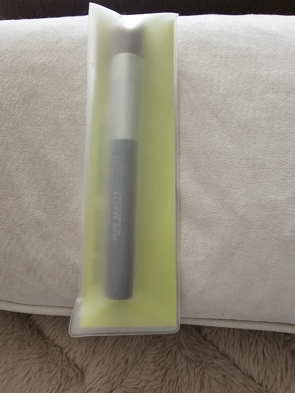 Juice Beauty Kabuki Foundation Brush with Lime Protective Sleeve